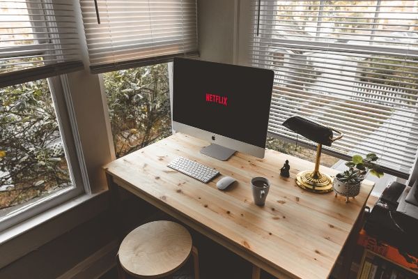 パソコンをテレビ代わりに使っている