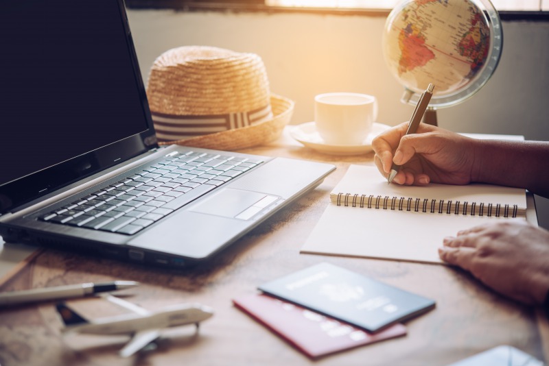 WiFi選びのポイントを抑える様子