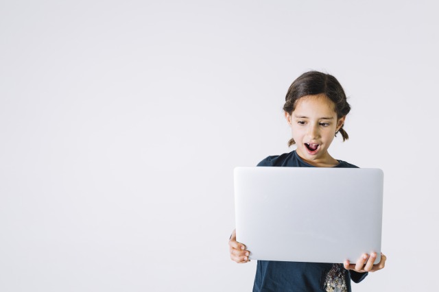 WiMAXのW06に専用のクレードルがない理由