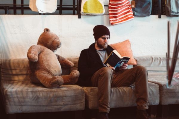 一人暮らしが寂しい男性