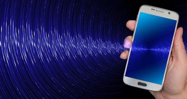 Wi-Fiの距離はどれくらい届く？ 通信範囲を広げる方法も紹介