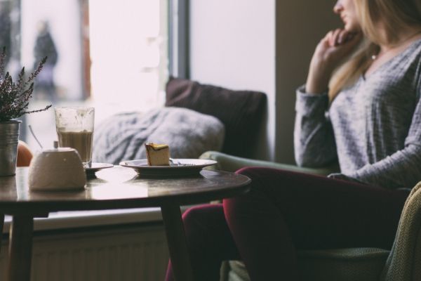 一人暮らしの女性