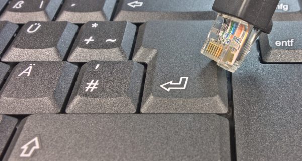 Wi-Fiに繋ぐLANケーブルの選び方を【徹底】解説！ 抑えるポイントは4つ