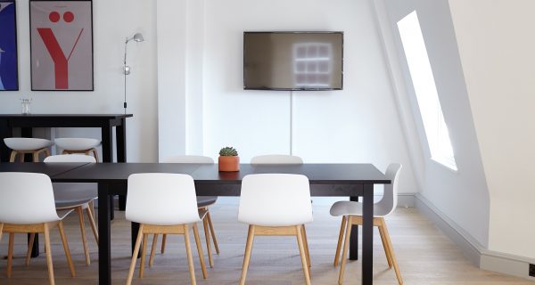 テレビとWi-Fiの接続方法を有線・無線・非対応それぞれでご紹介！