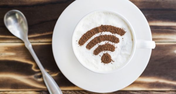 フリーWiFiが遅くて使えない！そんなときの原因と対処法を紹介